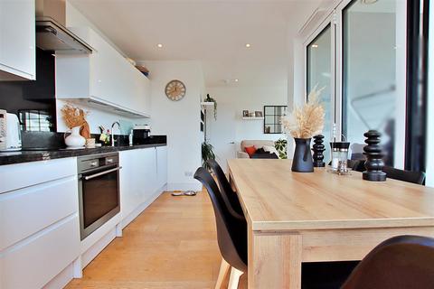1 bedroom flat for sale, Elstree House,Elstree Way, Borehamwood