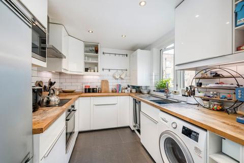 2 bedroom flat for sale, Caledonian Road, London N7