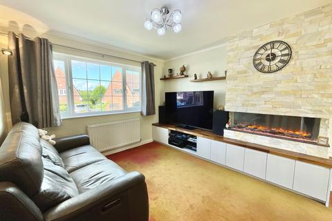 6 Elmstead Close, Stoke-on-trent, ST4 8UX