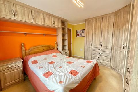 6 Elmstead Close, Stoke-on-trent, ST4 8UX