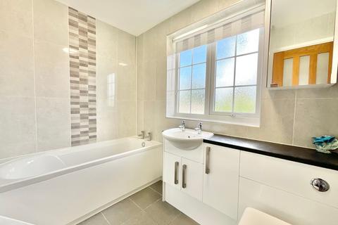 6 Elmstead Close, Stoke-on-trent, ST4 8UX