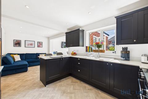 10 Bescot Way, Thornton-cleveleys, FY5 3QA