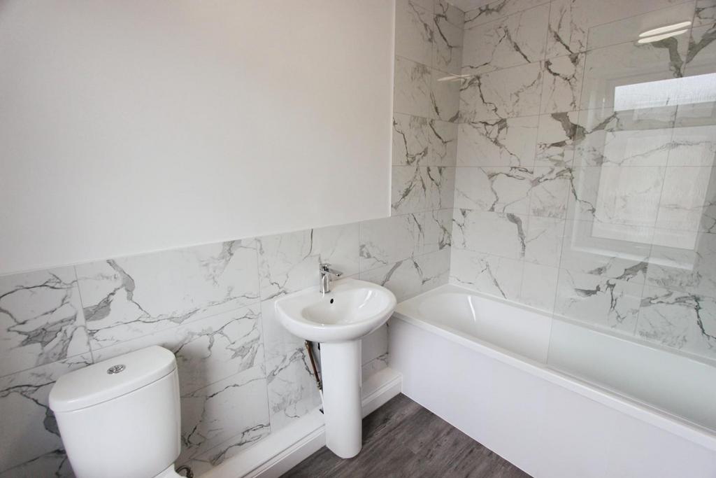 B6ccd1d6-Bathroom.JPG