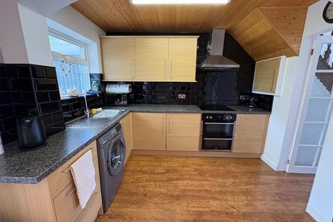 3 bedroom semi-detached house for sale, Uplands Grove, Queensbury, Bradford