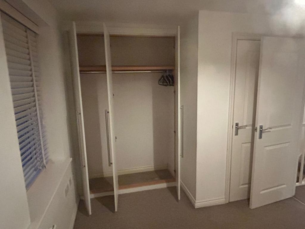 Walk-in wardrobe