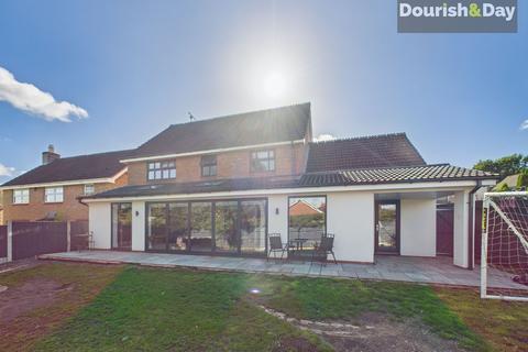 undefined, Swan Close, Stafford ST16