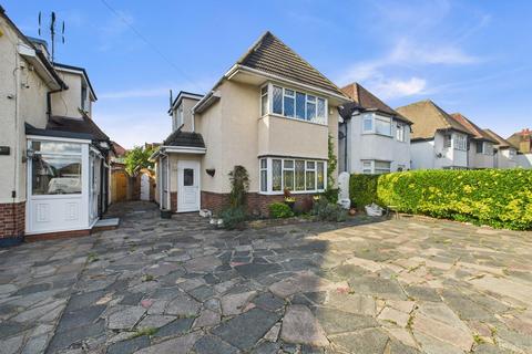 The Fairway, Ruislip HA4