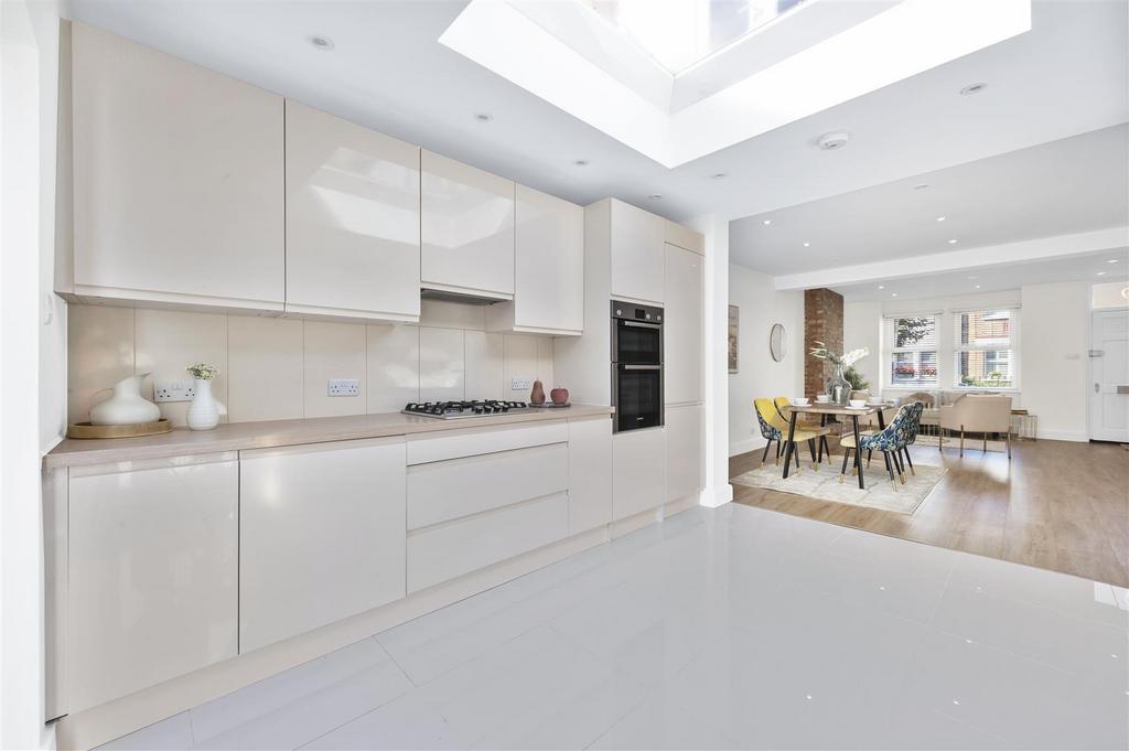 39 ASTON ROAD,11.jpg