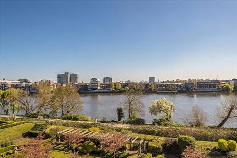 2 bedroom flat for sale, Wyatt Drive, London SW13