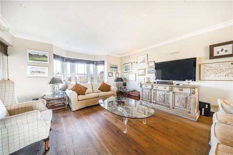 2 bedroom flat for sale, Wyatt Drive, London SW13