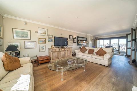 2 bedroom flat for sale, Wyatt Drive, London SW13