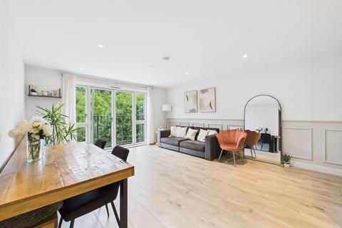 2 bedroom flat for sale, Old Barn Lane, Kenley CR8