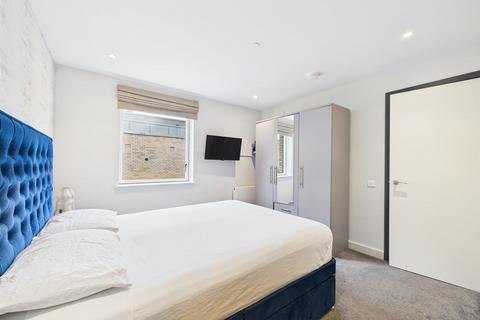 2 bedroom flat for sale, Old Barn Lane, Kenley CR8