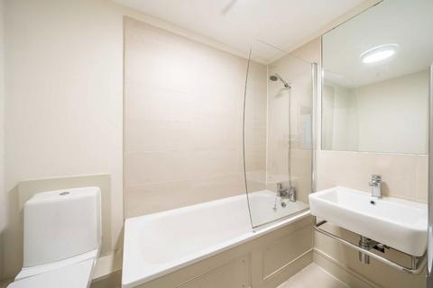 undefined, Streatham High Road, London SW16