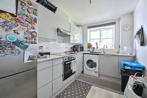 Fern Walk, Bermondsey, London, SE16