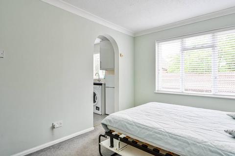 undefined, Oriental Road, Woking, GU22