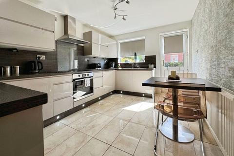 10 Roddis Close, Dinnington, Sheffield, S25 2XH