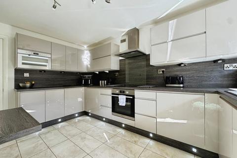 10 Roddis Close, Dinnington, Sheffield, S25 2XH