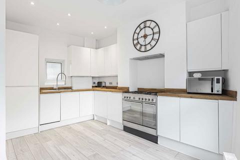 2 bedroom flat for sale, Coldharbour Lane, London SW9