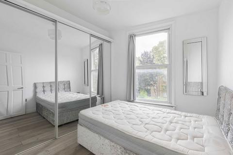 2 bedroom flat for sale, Coldharbour Lane, London SW9