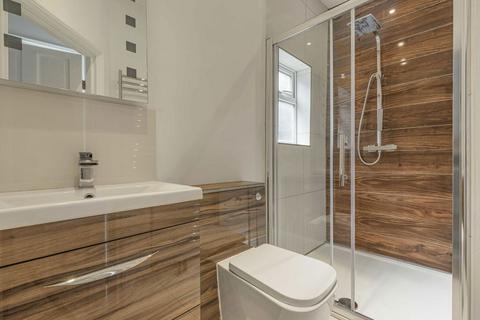 2 bedroom flat for sale, Coldharbour Lane, London SW9