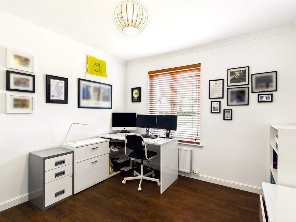 Bedroom 5/Study