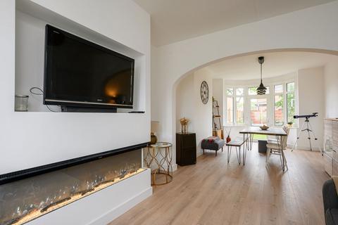 4 bedroom semi-detached house for sale, Middlethorpe Grove, York YO24