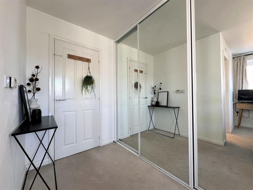 Principal bedroom dressing area