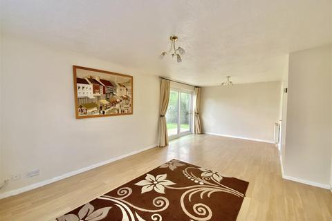 undefined, Lanthorn Close, Neath Hill