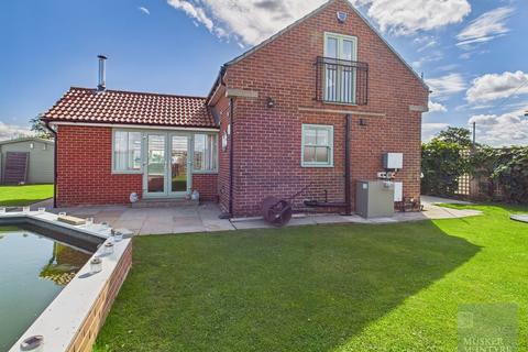 2 bedroom detached house for sale, Ipswich Road, Tivetshall St. Mary