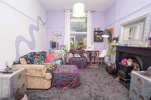2 bedroom flat for sale, Upper Park Road, St. Leonards-On-Sea