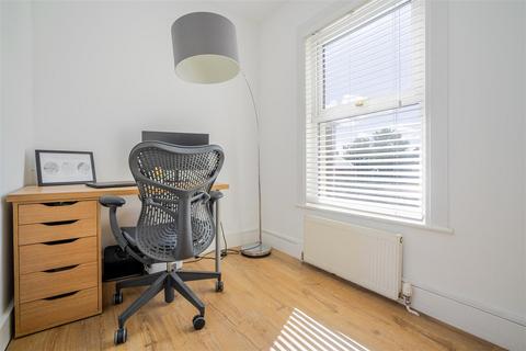 84 Arthur Road, Windsor, SL4 1RX