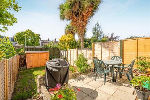 84 Arthur Road, Windsor, SL4 1RX