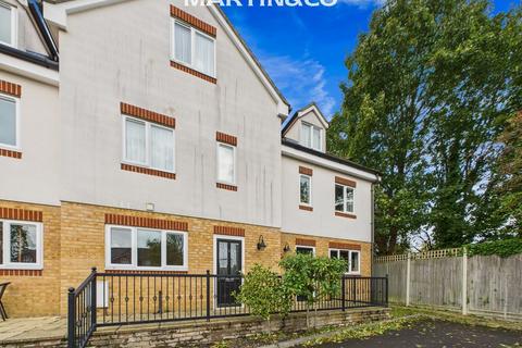 3 Cromwell Close, Staines, TW18 1GN