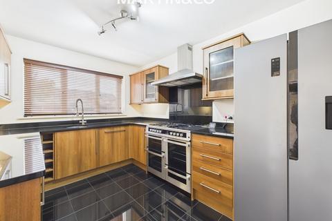 3 Cromwell Close, Staines, TW18 1GN