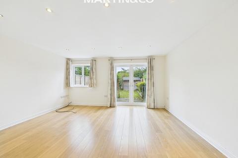 3 Cromwell Close, Staines, TW18 1GN