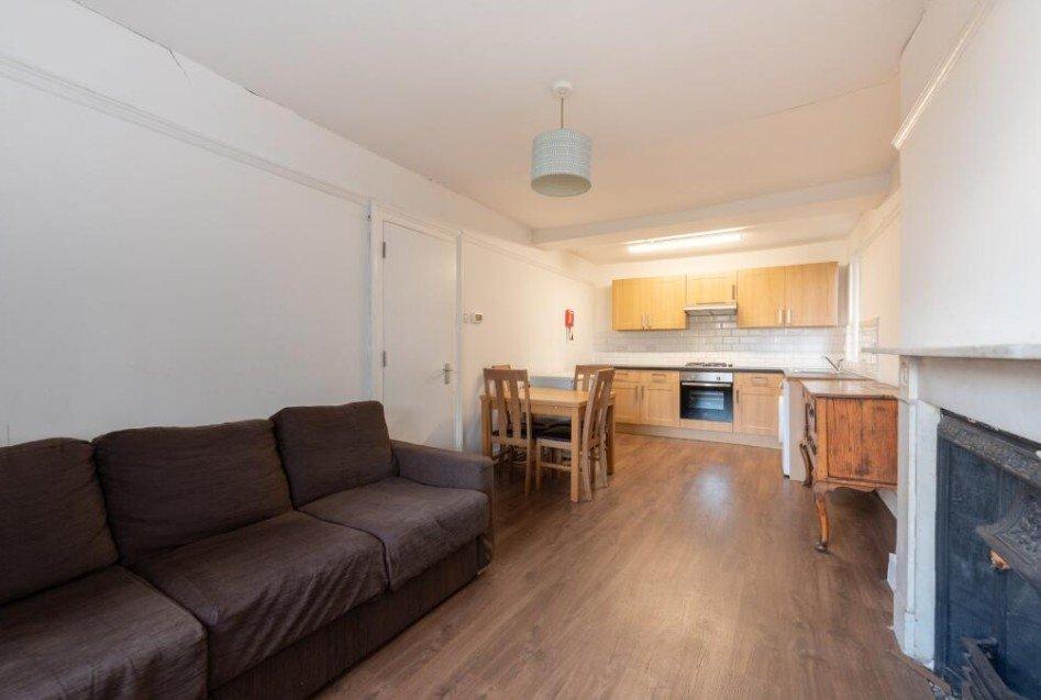 Apartment in Belsize Park - View 4
