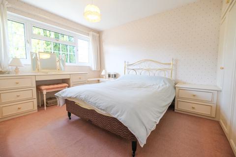 3 bedroom semi-detached house for sale, Loxwood Close, Orpington