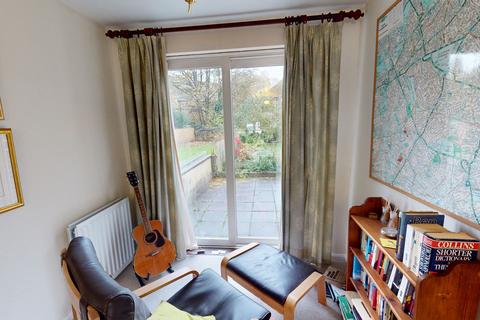 3 bedroom semi-detached house to rent, Ebury Close, West Yorkshire WF17