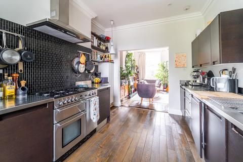 3 bedroom apartment for sale, Gaisford Street, Kentish Town, London, NW5