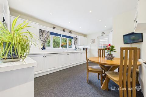 1 Kynnersley Croft, Uttoxeter, ST14 7SH