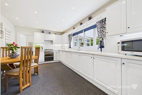 1 Kynnersley Croft, Uttoxeter, ST14 7SH
