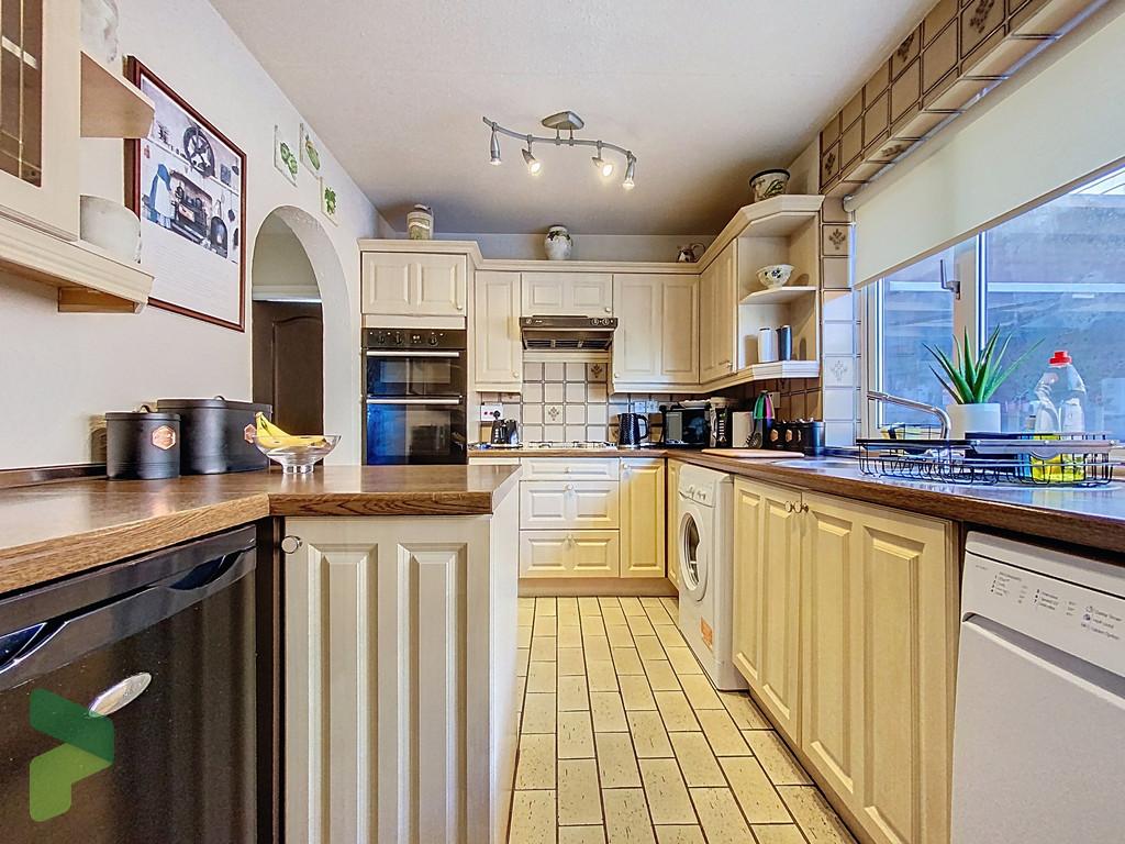 Fitted Kitchen