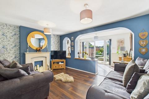 3 bedroom semi-detached house for sale, Harwood Avenue, Branston