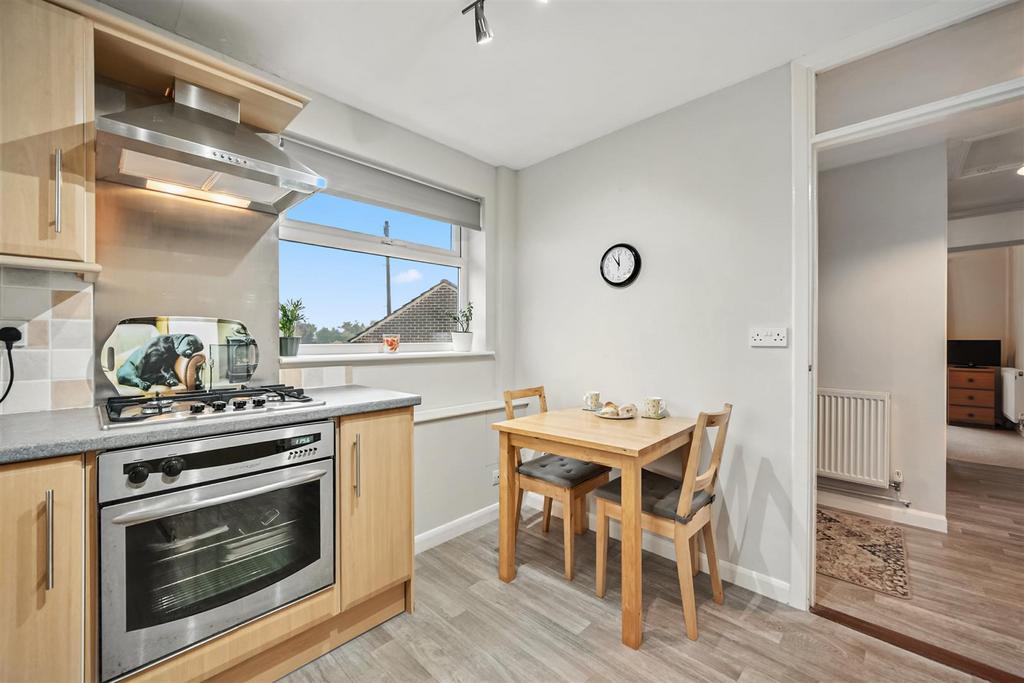 Kitchen - breakfast table.jpg