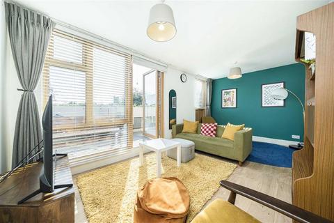 3 bedroom flat for sale, Benedict Road, London SW9