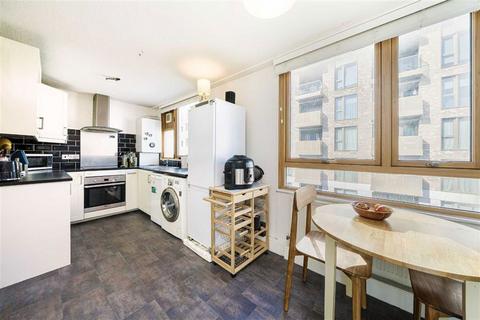 3 bedroom flat for sale, Benedict Road, London SW9