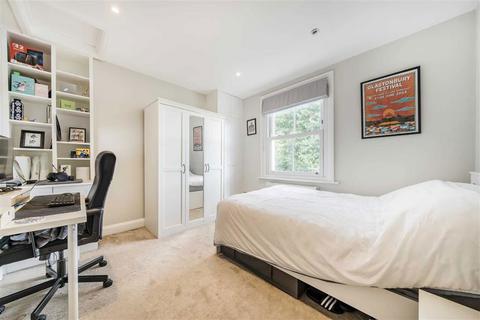 Upper Flat, 17 Wingmore Road, London, SE24 0AS
