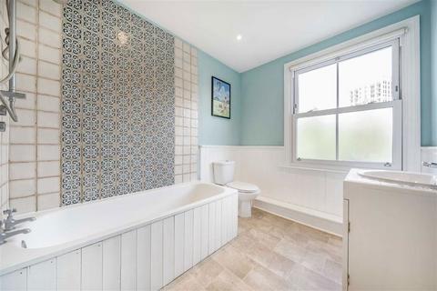 Upper Flat, 17 Wingmore Road, London, SE24 0AS