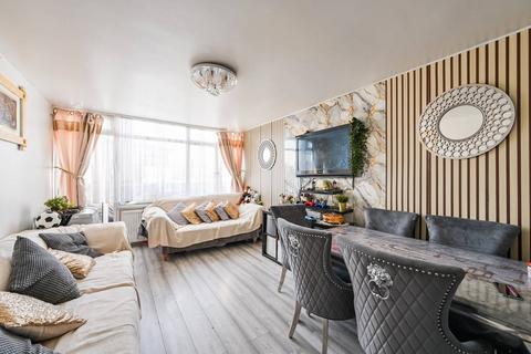 2 bedroom flat for sale, Barnardo Street, Shadwell, London, E1